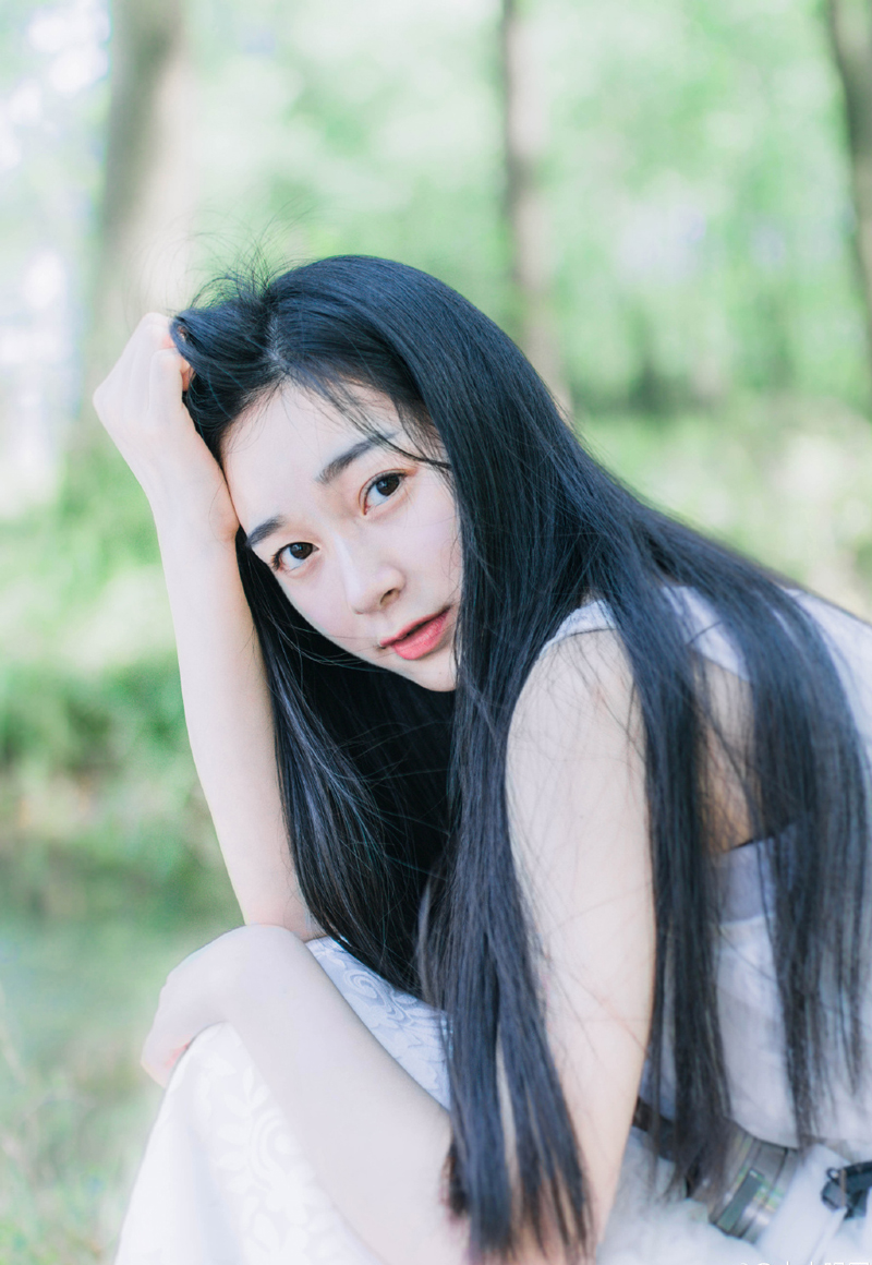当然，有一点，庞统没有说清楚，如此一来，就彻底改变了以往君臣之间的关系，没了土地，世家有再多的钱，也没办法煽动百姓，而吕布，却有能力随时掐断一个世家的命脉。